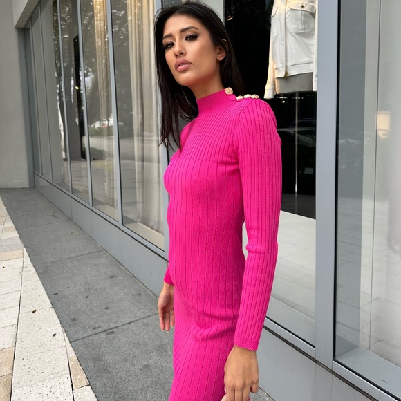 Maria Turtleneck Ribbed Midi Dress long sleeves gold tone buttons - Fuchsia - Picture 5 of 5